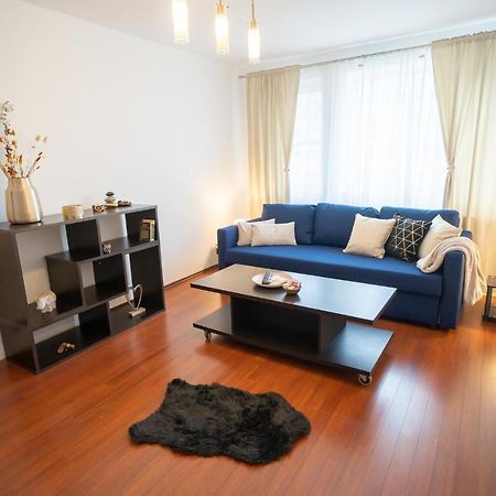 Spacious 2Br Dristor Apartment บูคาเรสต์ ภายนอก รูปภาพ