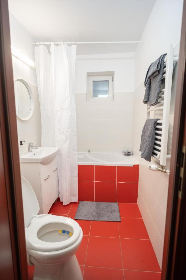 Spacious 2Br Dristor Apartment บูคาเรสต์ ภายนอก รูปภาพ