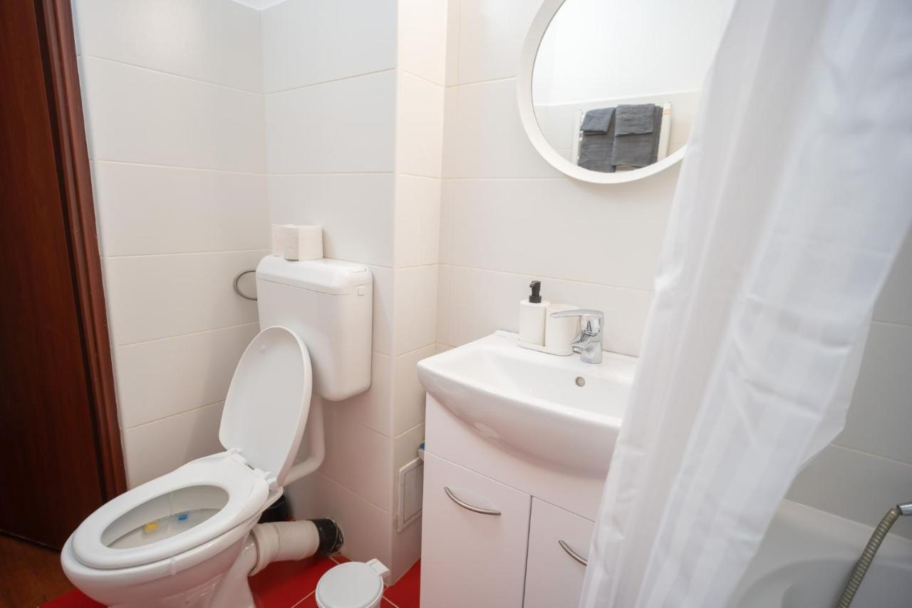 Spacious 2Br Dristor Apartment บูคาเรสต์ ภายนอก รูปภาพ
